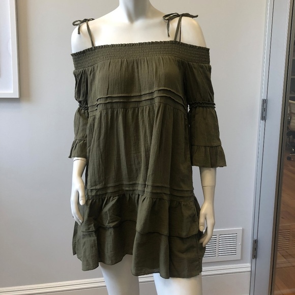 ROMEO & JULIET Off The Shoulder Ruffle Dress - Picture 1 of 4
